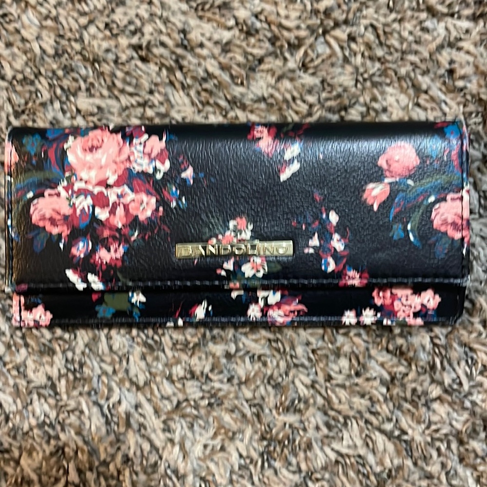 Leather floral bill fold